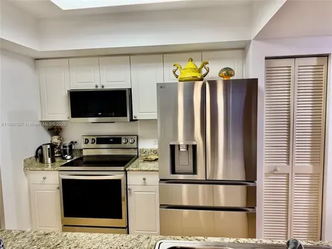 19501 W Country Club Drive Aventura FL 33180