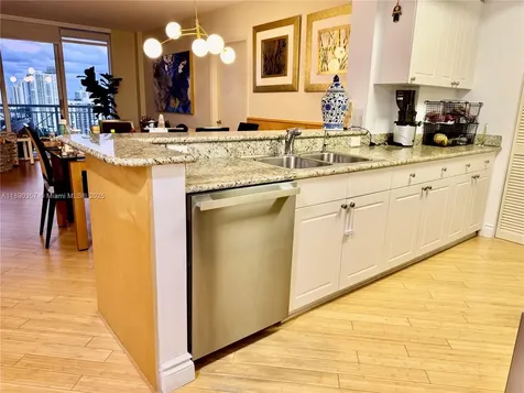 19501 W Country Club Drive Aventura FL 33180
