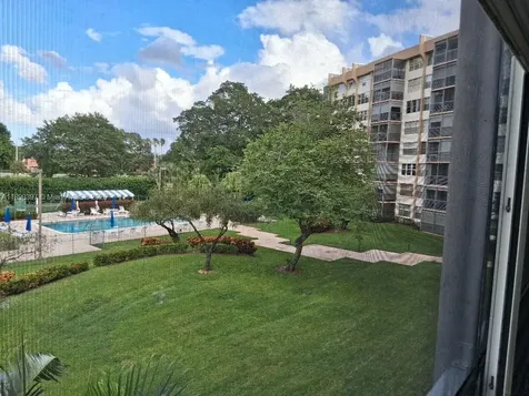 1300 St Charles Place Pembroke Pines FL 33026