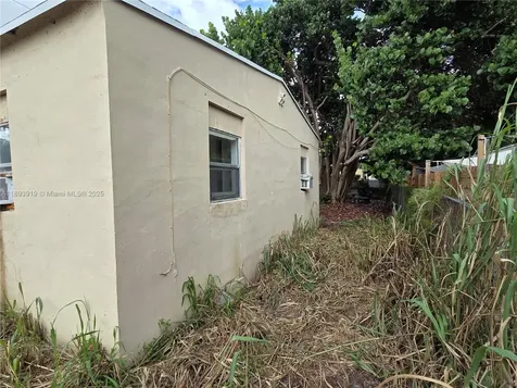 2135 Plunkett Court Hollywood FL 33020