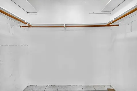 810 W 80th Place Hialeah FL 33014