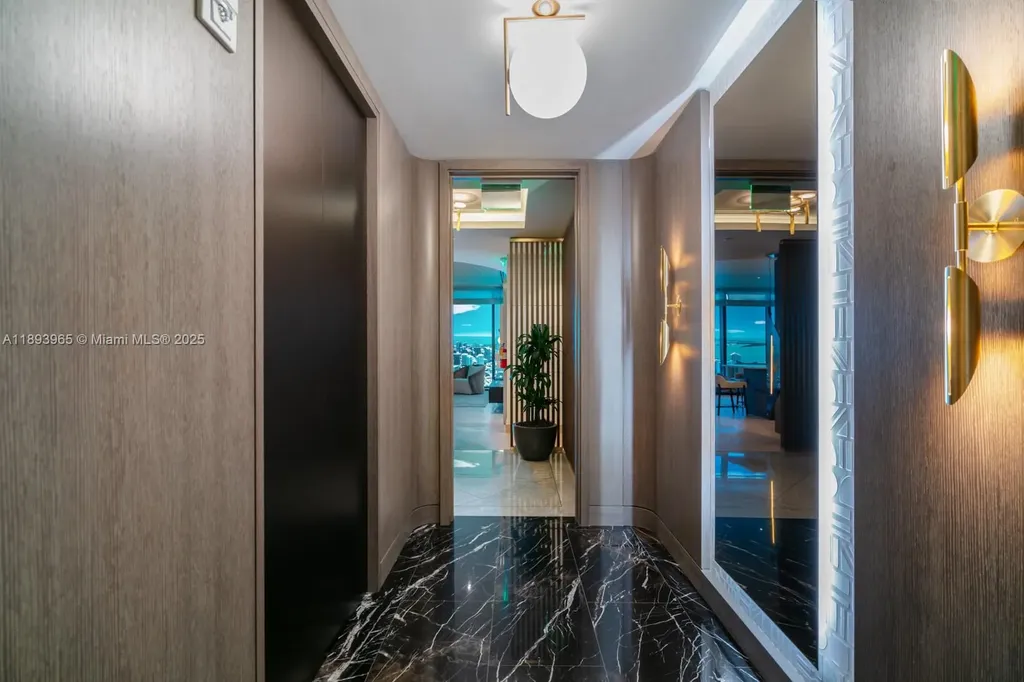 300 N Biscayne Boulevard Miami FL 33132