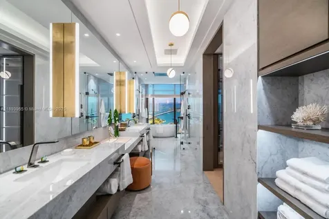 300 N Biscayne Boulevard Miami FL 33132