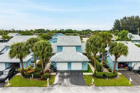 3875 Island Club W Lantana FL 33462