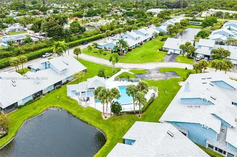 3875 Island Club W Lantana FL 33462