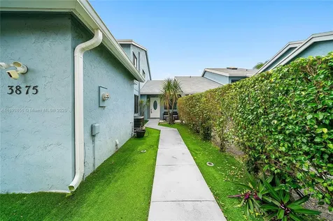 3875 Island Club W Lantana FL 33462