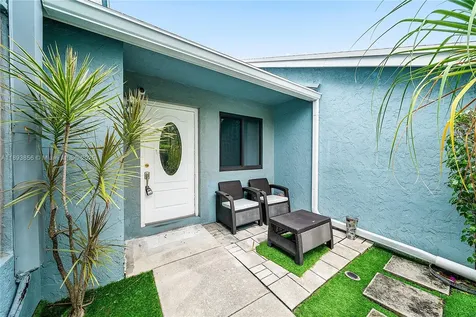 3875 Island Club W Lantana FL 33462