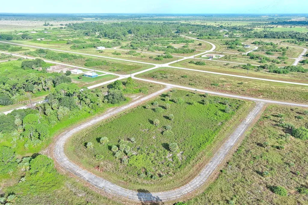 121 Ardmore Circle Other City - In The State Of Florida FL 33935