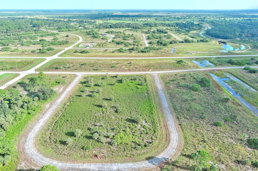 121 Ardmore Circle Other City - In The State Of Florida FL 33935