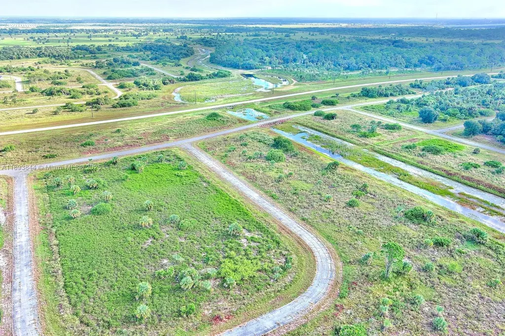 121 Ardmore Circle Other City - In The State Of Florida FL 33935