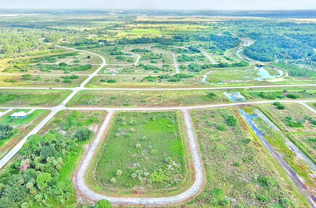 121 Ardmore Circle Other City - In The State Of Florida FL 33935