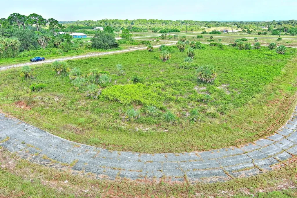 121 Ardmore Circle Other City - In The State Of Florida FL 33935