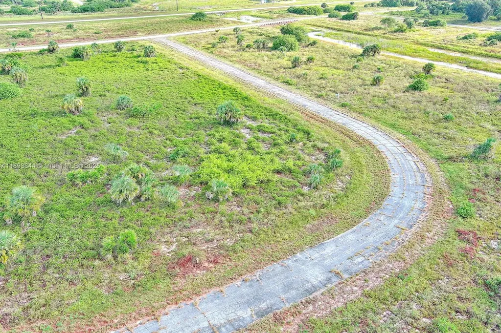 121 Ardmore Circle Other City - In The State Of Florida FL 33935