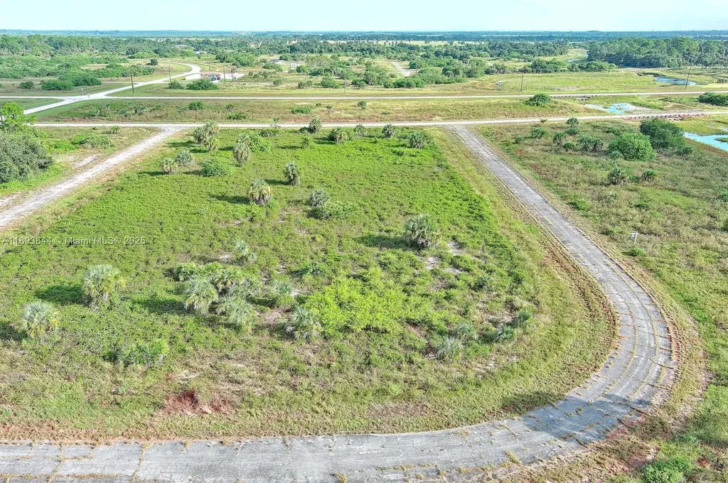 121 Ardmore Circle Other City - In The State Of Florida FL 33935