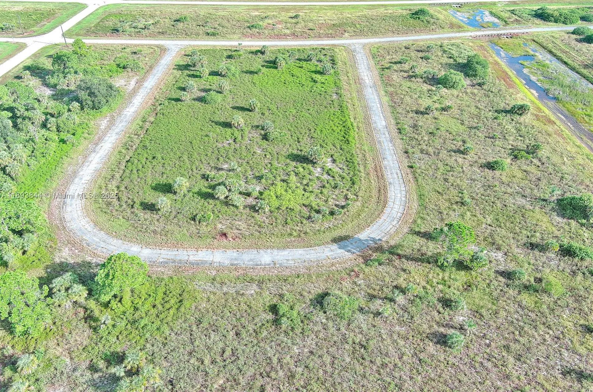 121 Ardmore Circle Other City - In The State Of Florida FL 33935