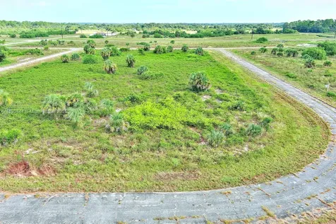121 Ardmore Circle Other City - In The State Of Florida FL 33935