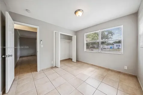 5720 SW 40th Court West Park FL 33023