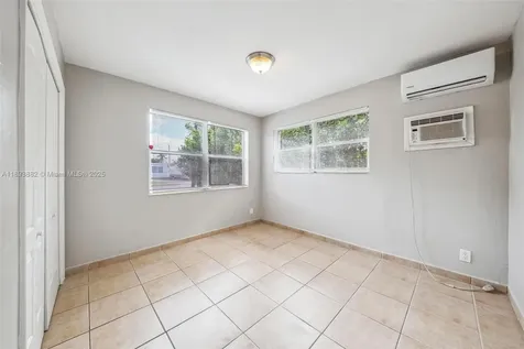 5720 SW 40th Court West Park FL 33023