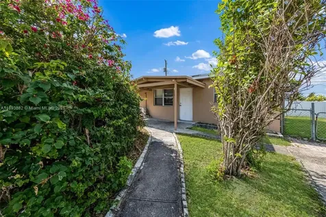 5720 SW 40th Court West Park FL 33023
