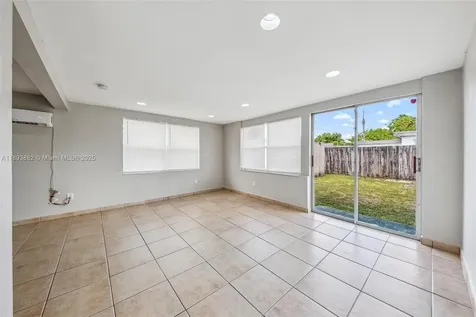 5720 SW 40th Court West Park FL 33023