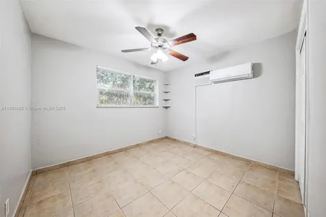 5720 SW 40th Court West Park FL 33023