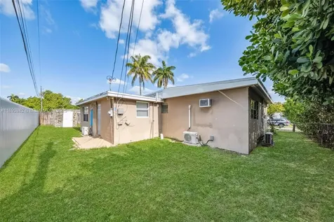 5720 SW 40th Court West Park FL 33023
