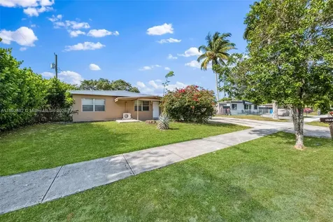 5720 SW 40th Court West Park FL 33023