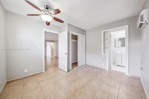 5720 SW 40th Court West Park FL 33023