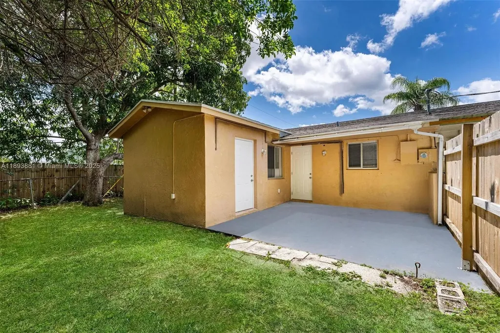 22123 SW 62nd Court Boca Raton FL 33428