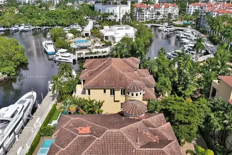 1516 Island Boulevard Aventura FL 33160