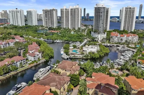 1516 Island Boulevard Aventura FL 33160