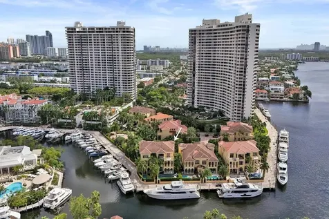 1516 Island Boulevard Aventura FL 33160
