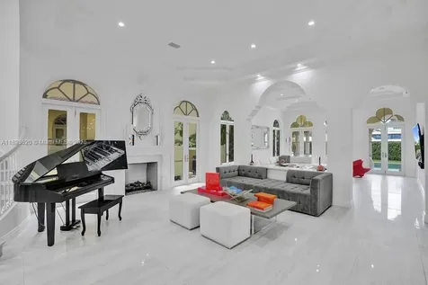 1516 Island Boulevard Aventura FL 33160