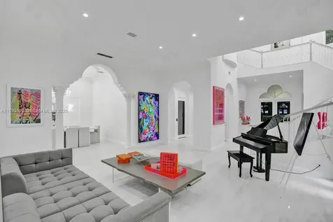 1516 Island Boulevard Aventura FL 33160