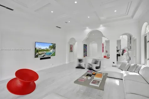 1516 Island Boulevard Aventura FL 33160