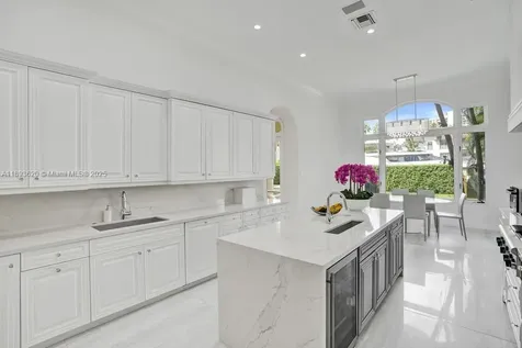 1516 Island Boulevard Aventura FL 33160