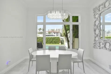 1516 Island Boulevard Aventura FL 33160
