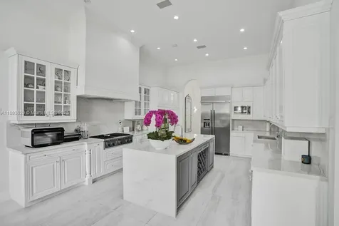 1516 Island Boulevard Aventura FL 33160