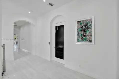 1516 Island Boulevard Aventura FL 33160