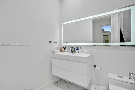1516 Island Boulevard Aventura FL 33160