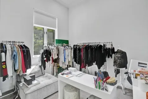 1516 Island Boulevard Aventura FL 33160