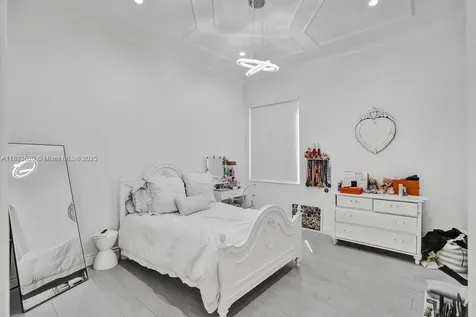 1516 Island Boulevard Aventura FL 33160