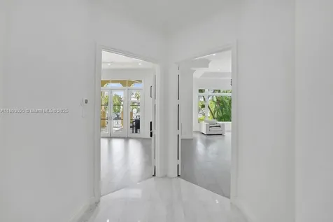 1516 Island Boulevard Aventura FL 33160