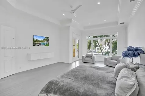 1516 Island Boulevard Aventura FL 33160