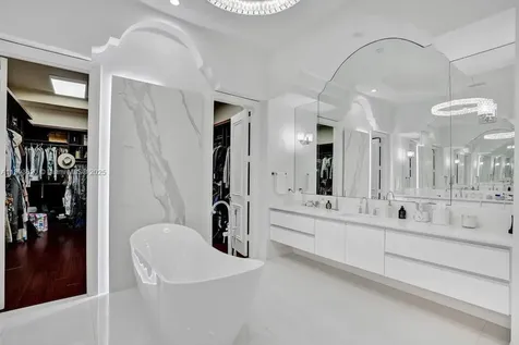 1516 Island Boulevard Aventura FL 33160
