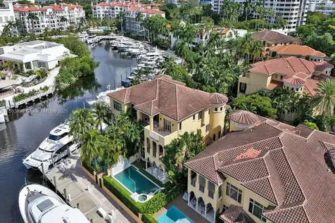 1516 Island Boulevard Aventura FL 33160