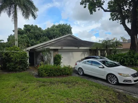 106 Kensington Road Hollywood FL 33021