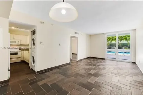 7800 Collins Avenue Miami Beach FL 33141