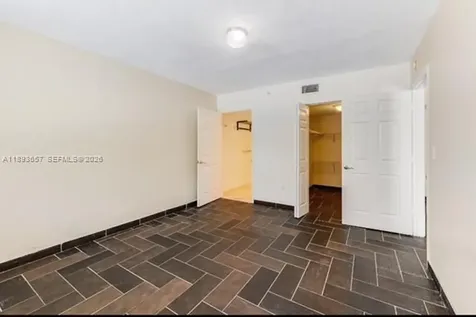 7800 Collins Avenue Miami Beach FL 33141