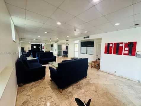 7800 Collins Avenue Miami Beach FL 33141
